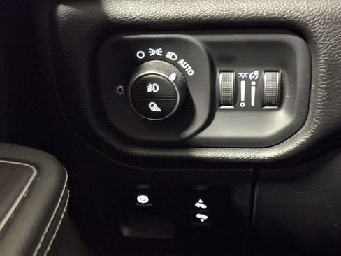 Used 2023 RAM 1500 Laramie AWD/4WD image 19
