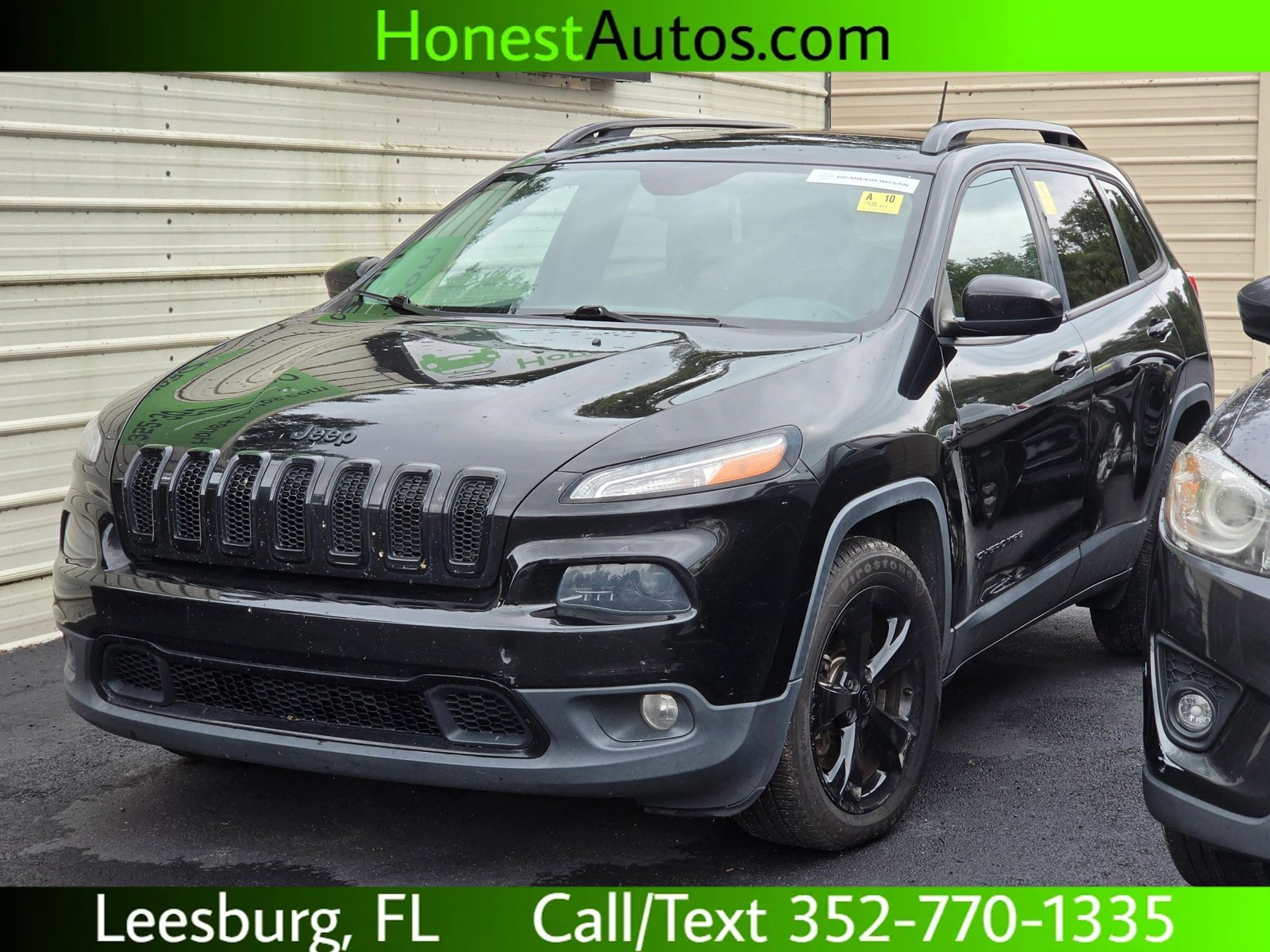 Used 2018 Jeep Cherokee Latitude w/ Altitude Package FWD image 1