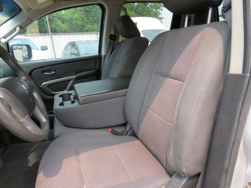 Used 2015 Nissan Titan SV w/ Tow Package AWD/4WD image 17
