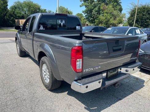 Used 2016 Nissan Frontier SV w/ SV Value Truck Package AWD/4WD image 9