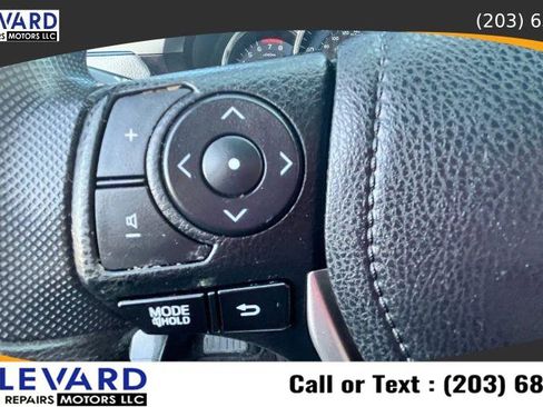 Used 2014 Toyota Corolla LE image 19