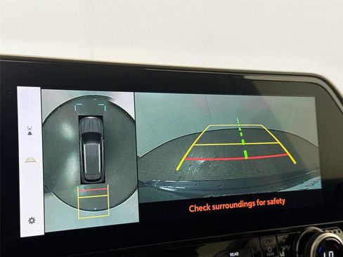 Used 2023 Toyota Highlander Limited image 26