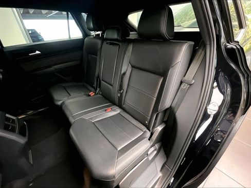 Used 2023 Volkswagen Atlas Cross Sport SE image 39