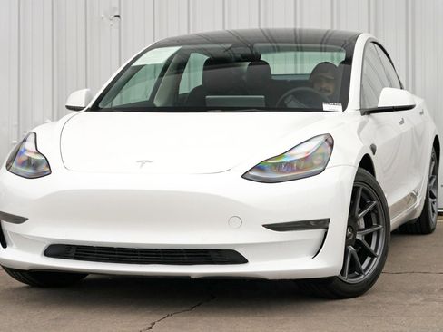 Used 2022 Tesla Model 3 image 3