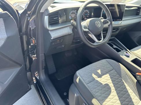 Certified 2025 Volkswagen Tiguan S AWD/4WD image 13