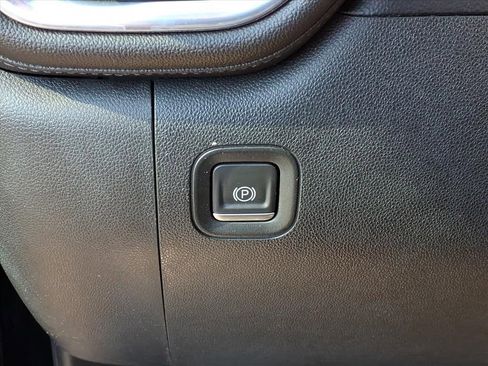 Used 2019 Chevrolet Silverado 1500 High Country w/ High Country Premium Package image 21