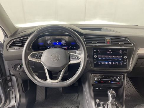Used 2024 Volkswagen Tiguan SE image 12
