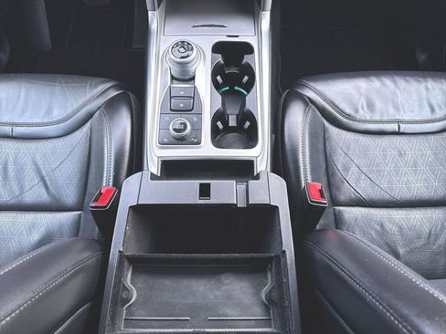 Used 2020 Ford Explorer Platinum w/ Premium Technology Package image 35