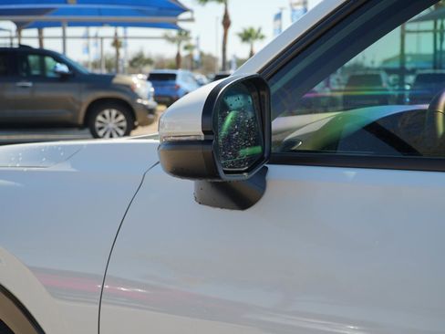 Used 2026 Honda HR-V EX-L image 8