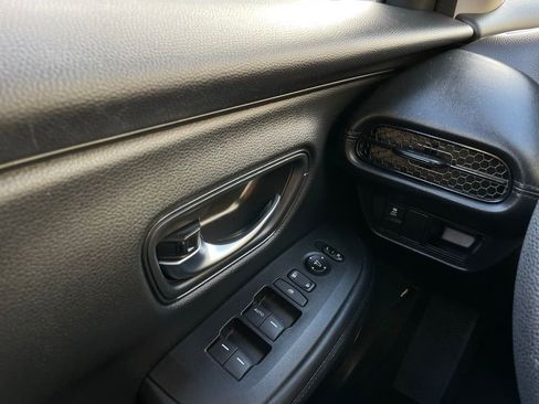 Certified 2023 Honda HR-V LX image 22