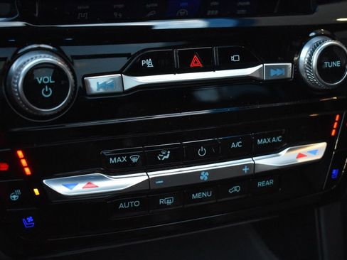 Used 2023 Ford Explorer Platinum w/ Technology Package image 26