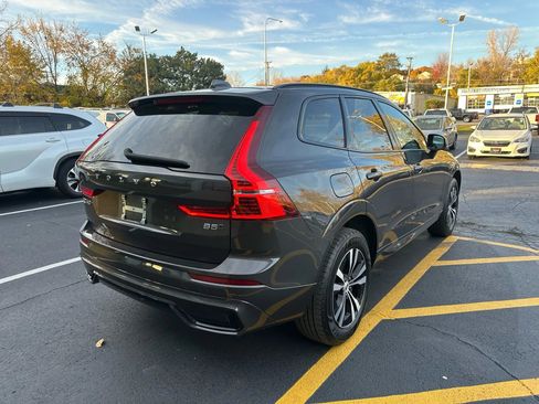 Used 2024 Volvo XC60 B5 Core image 8