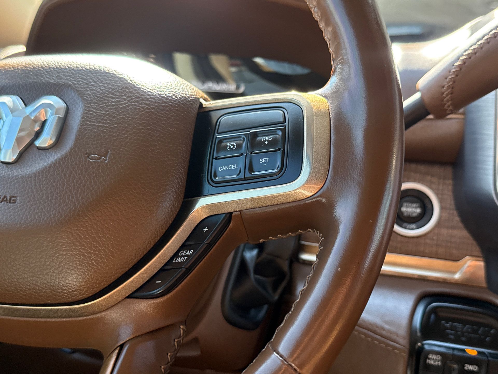 Used 2022 RAM 3500 Limited AWD/4WD image 29