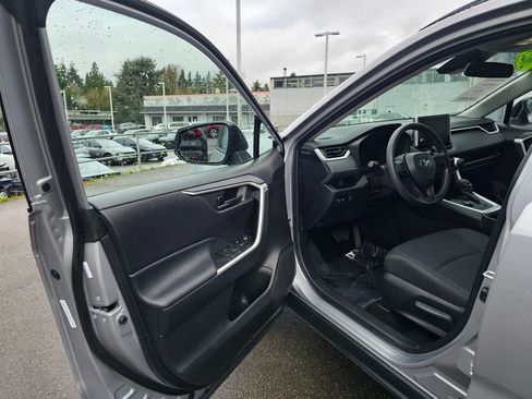 Certified 2025 Toyota RAV4 LE image 22