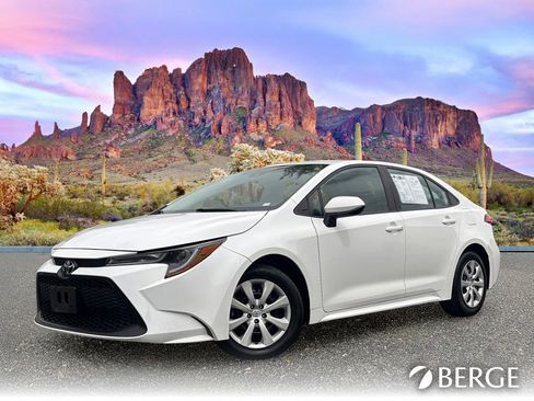 Used 2022 Toyota Corolla LE FWD image 2