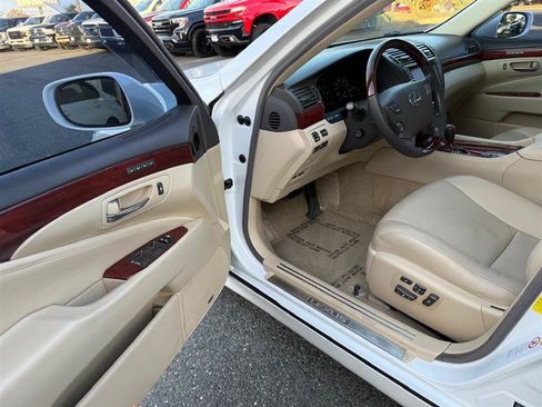 Used 2012 Lexus LS 460 image 31