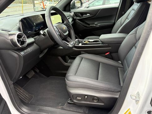 Used 2025 Chevrolet Equinox LT w/ Convenience Package II image 15