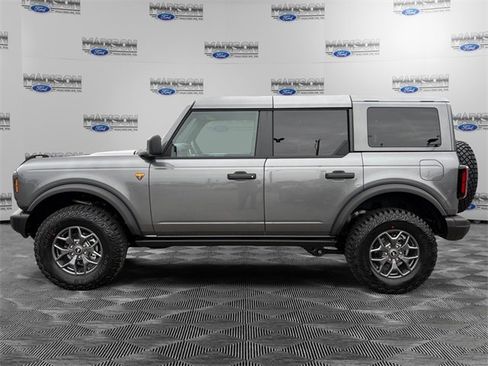 New 2025 Ford Bronco Badlands image 2