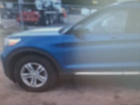 Used 2022 Ford Explorer XLT w/ Equipment Group 202A RWD image 6