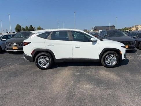 New 2026 Hyundai Tucson SE image 2