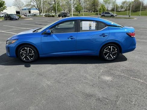 Used 2025 Nissan Sentra SV FWD image 8
