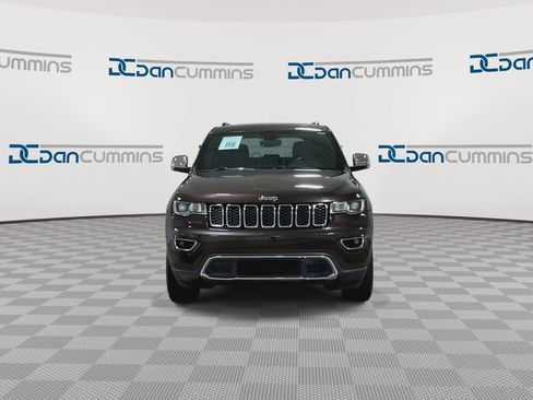 Used 2017 Jeep Grand Cherokee Limited AWD/4WD image 3