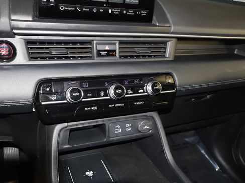 Certified 2025 Honda Pilot Touring image 29