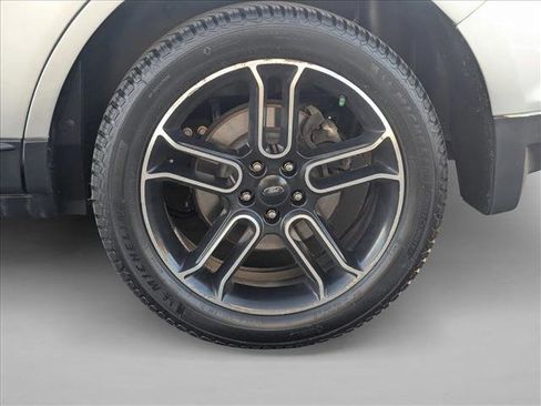 Used 2013 Ford Edge SEL image 24