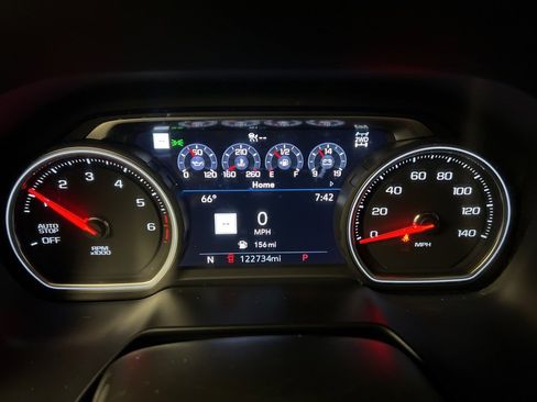 Used 2021 Chevrolet Suburban High Country image 19