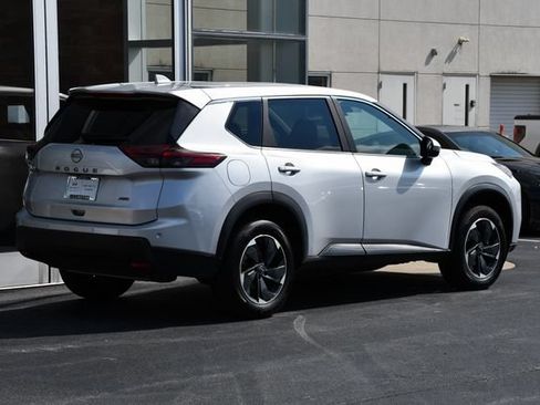 Used 2025 Nissan Rogue SV AWD/4WD image 7