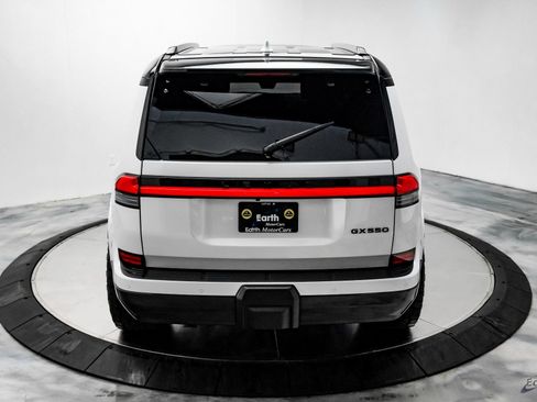 Used 2025 Lexus GX 550 w/ Accessory Package (2T) image 12