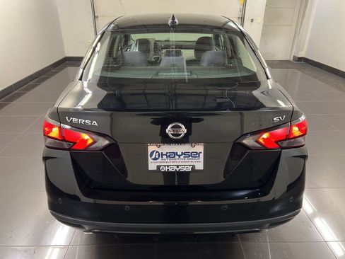 Used 2021 Nissan Versa SV FWD image 5