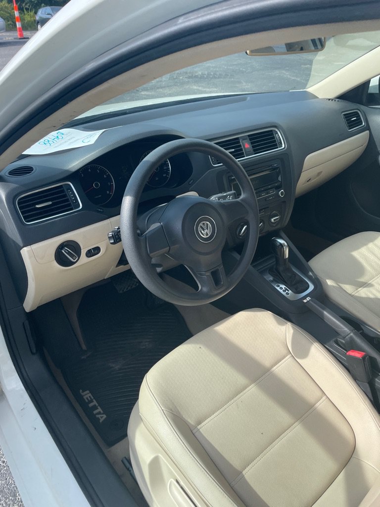 Used 2012 Volkswagen Jetta SE FWD image 9