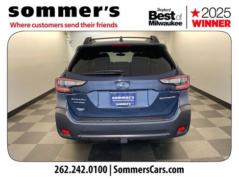 Used 2023 Subaru Outback Premium AWD/4WD image 4