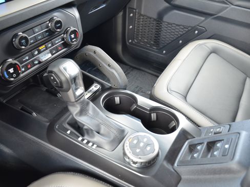 New 2026 Ford Bronco Outer Banks w/ Sasquatch Package AWD/4WD image 14
