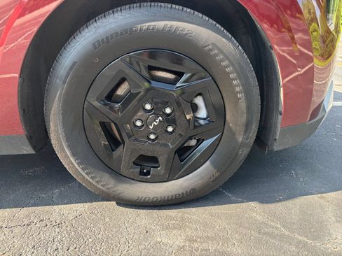 Used 2026 Kia Carnival FWD image 32