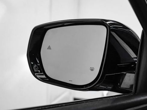 Used 2022 Jeep Grand Cherokee Limited image 40