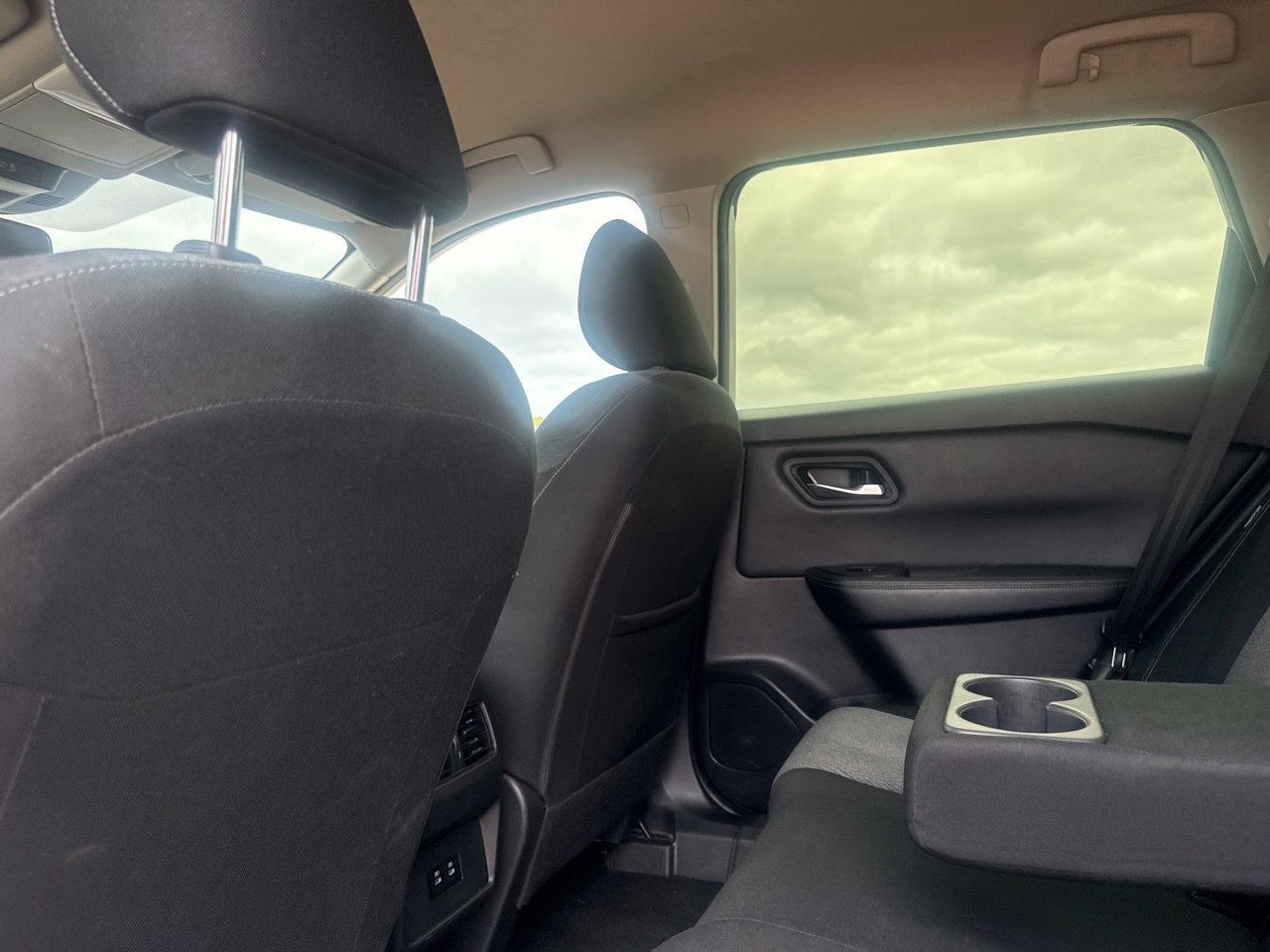 Certified 2025 Nissan Rogue SV FWD image 35