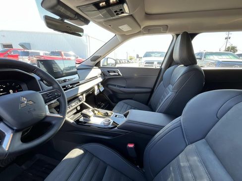 New 2026 Mitsubishi Outlander SE FWD image 10