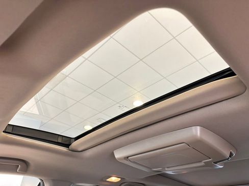 Used 2022 Honda Pilot Elite image 23