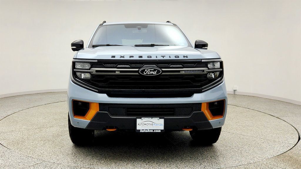 Used 2025 Ford Expedition Tremor AWD/4WD image 2