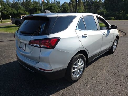 Used 2022 Chevrolet Equinox LT AWD/4WD image 26