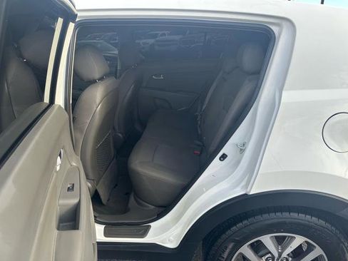 Used 2015 Kia Sportage LX image 12