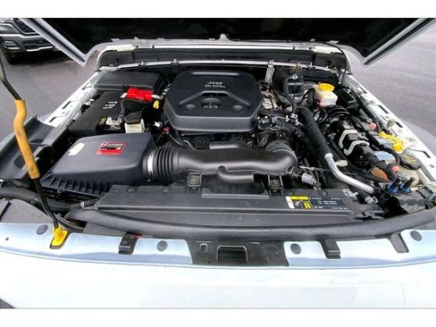 Used 2018 Jeep Wrangler Unlimited Sport S image 11