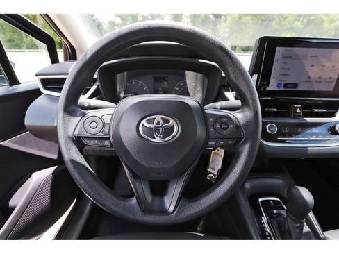 Used 2024 Toyota Corolla LE FWD image 13