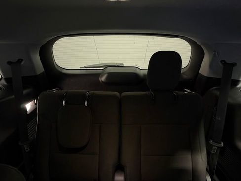 Used 2022 Ford Explorer XLT image 19