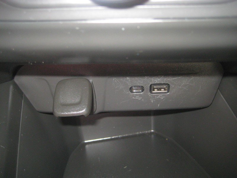 Used 2025 Chevrolet Trax RS FWD image 17