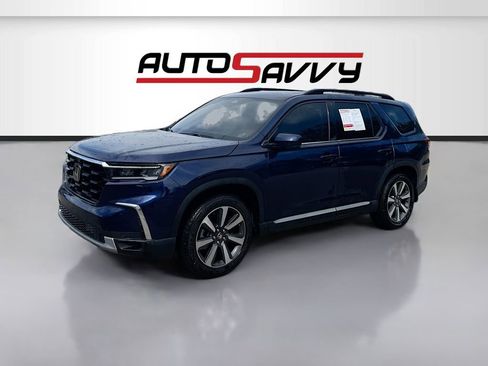 Used 2025 Honda Pilot Elite image 3