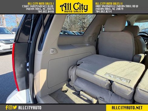 Used 2011 GMC Yukon SLT w/ SLT-2 Equipment Package image 29