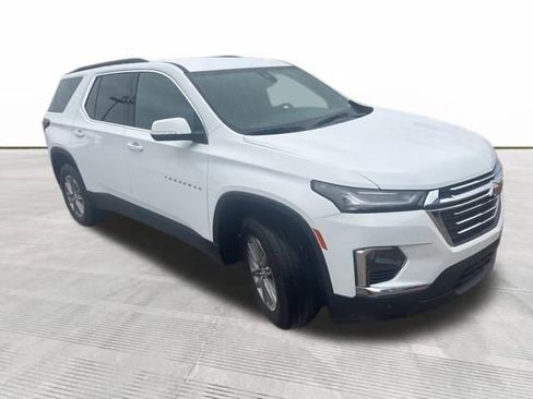 Used 2024 Chevrolet Traverse LT image 2